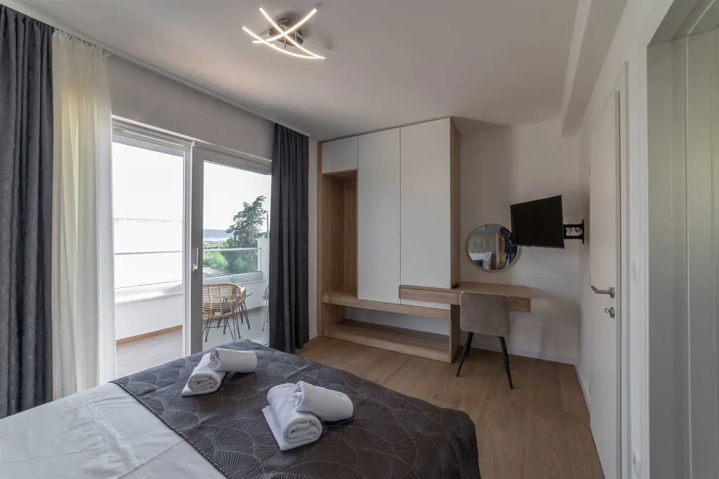Modern Villa with Heated Pool in Kaštel Stari