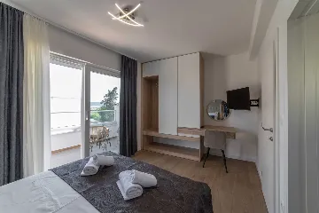 Modern Villa with Heated Pool in Kaštel Stari