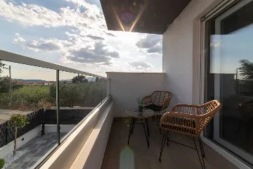 Modern Villa with Heated Pool in Kaštel Stari