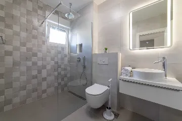 Modern Villa with Heated Pool in Kaštel Stari