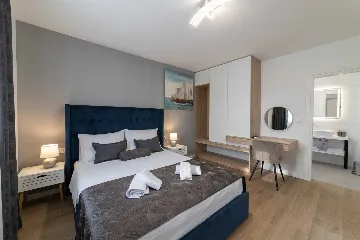 Modern Villa with Heated Pool in Kaštel Stari