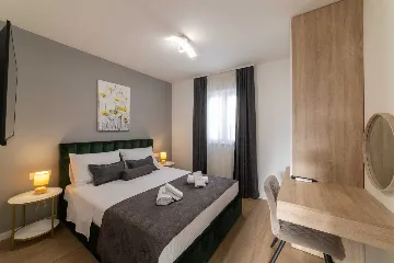 Modern Villa with Heated Pool in Kaštel Stari