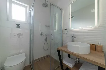 Modern Villa with Heated Pool in Kaštel Stari