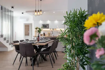 Modern Villa with Heated Pool in Kaštel Stari