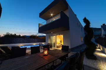Modern Villa with Heated Pool in Kaštel Stari