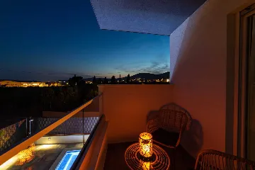 Modern Villa with Heated Pool in Kaštel Stari