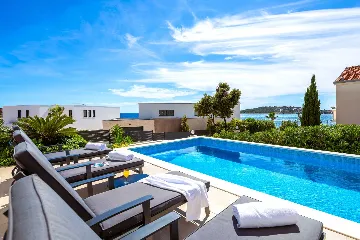Seaside Family Villa with Pool in Sevid