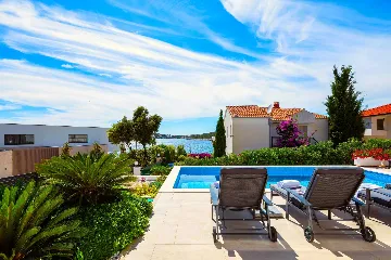 Seaside Family Villa with Pool in Sevid