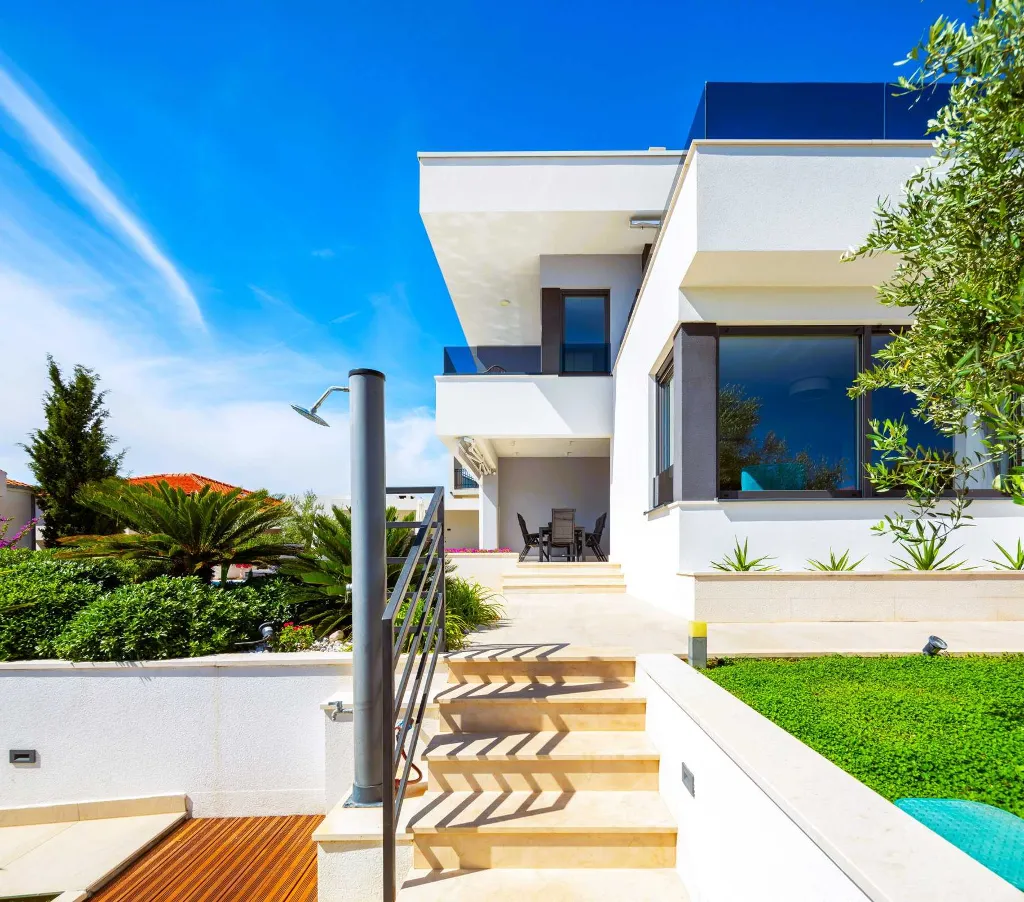 Seaside Family Villa with Pool in Sevid