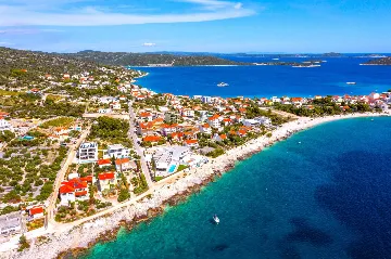 Seaside Family Villa with Pool in Sevid