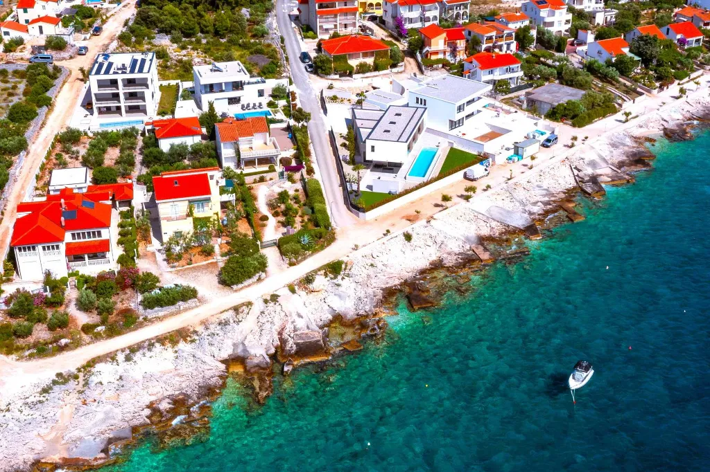Seaside Family Villa with Pool in Sevid