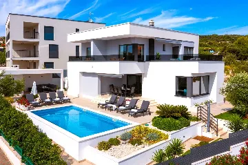 Seaside Family Villa with Pool in Sevid