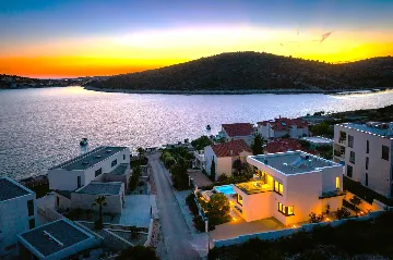 Seaside Family Villa with Pool in Sevid