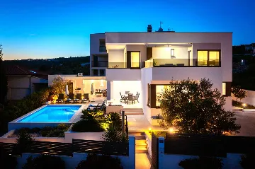 Seaside Family Villa with Pool in Sevid