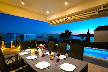 Seaside Family Villa with Pool in Sevid