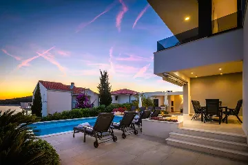 Seaside Family Villa with Pool in Sevid