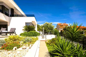 Seaside Family Villa with Pool in Sevid