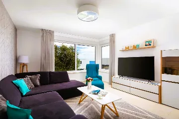 Seaside Family Villa with Pool in Sevid