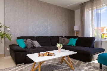 Seaside Family Villa with Pool in Sevid