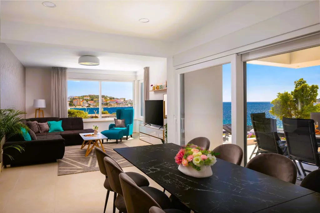 Seaside Family Villa with Pool in Sevid