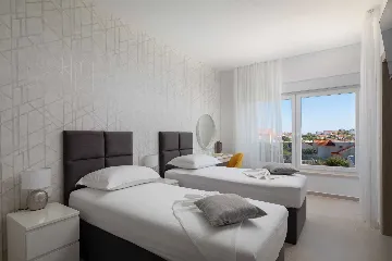 Seaside Family Villa with Pool in Sevid