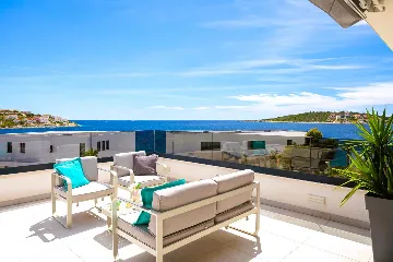 Seaside Family Villa with Pool in Sevid