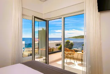 Seaside Family Villa with Pool in Sevid