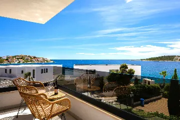 Seaside Family Villa with Pool in Sevid