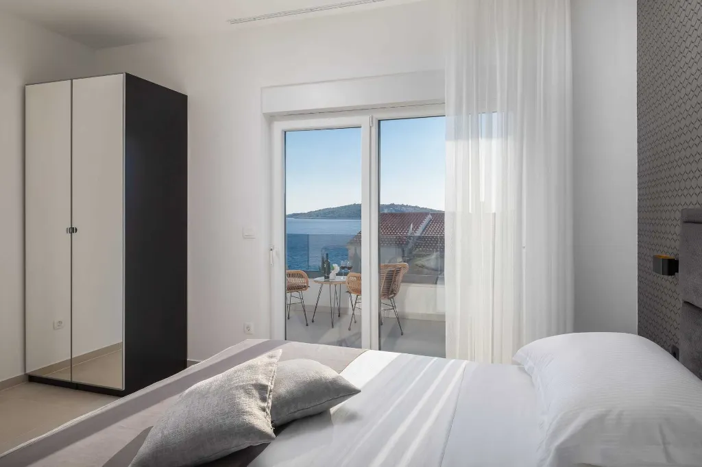 Seaside Family Villa with Pool in Sevid