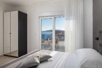 Seaside Family Villa with Pool in Sevid