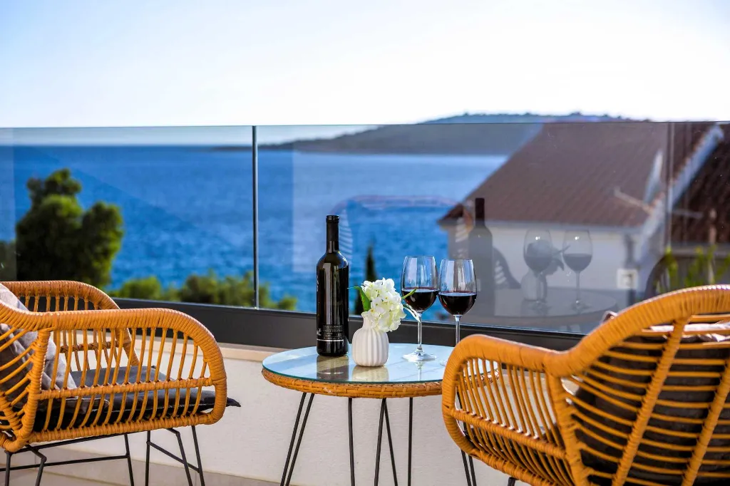 Seaside Family Villa with Pool in Sevid