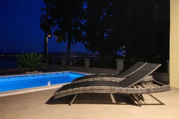 Seaside Retreat Villa with Pool, Kaštel Kambelovac