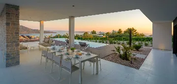 Modern 4-Bedroom Villa with Pool in Primošten