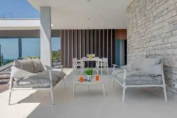 Modern 4-Bedroom Villa with Pool in Primošten