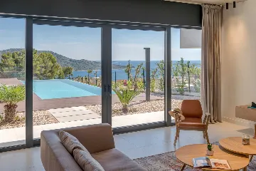 Modern 4-Bedroom Villa with Pool in Primošten