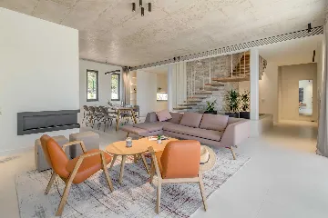 Modern 4-Bedroom Villa with Pool in Primošten