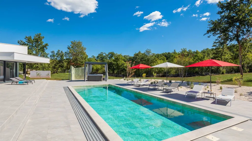 Modern Villa Retreat with Pool in Režanci, Istria