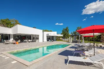 Modern Villa Retreat with Pool in Režanci, Istria