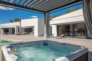 Modern Villa Retreat with Pool in Režanci, Istria