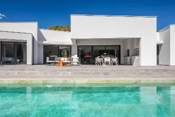Modern Villa Retreat with Pool in Režanci, Istria
