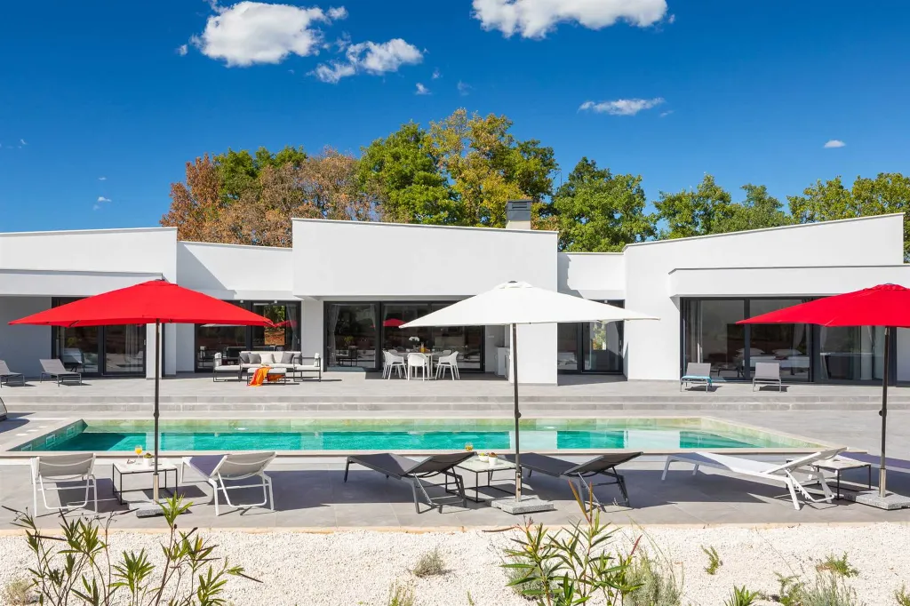 Modern Villa Retreat with Pool in Režanci, Istria
