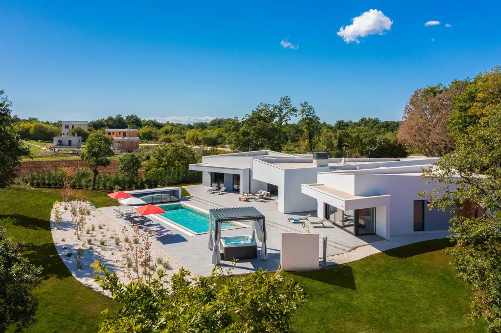 Modern Villa Retreat with Pool in Režanci, Istria