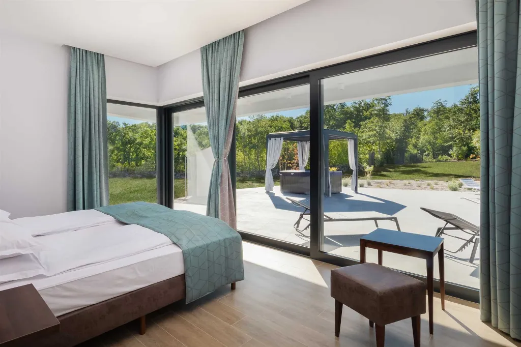 Modern Villa Retreat with Pool in Režanci, Istria