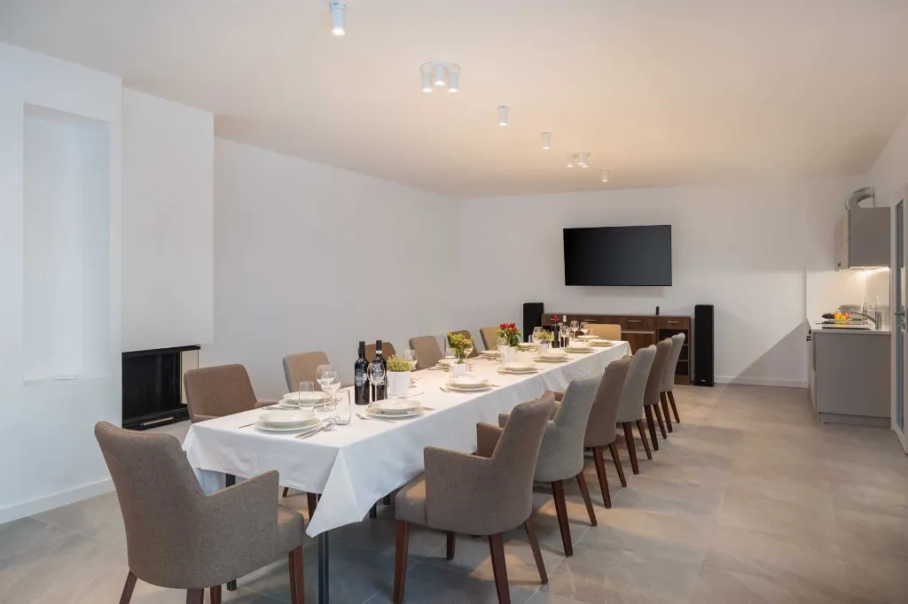 Modern Villa Retreat with Pool in Režanci, Istria