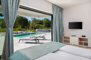 Modern Villa Retreat with Pool in Režanci, Istria