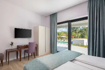 Modern Villa Retreat with Pool in Režanci, Istria