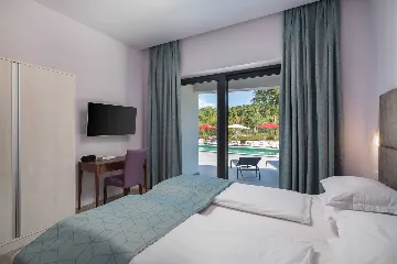 Modern Villa Retreat with Pool in Režanci, Istria