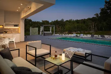Modern Villa Retreat with Pool in Režanci, Istria