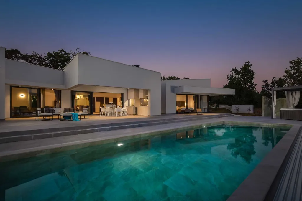 Modern Villa Retreat with Pool in Režanci, Istria