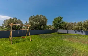 Spacious Family Villa with Pool in Krnica